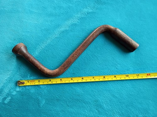 Small vintage engine - small,